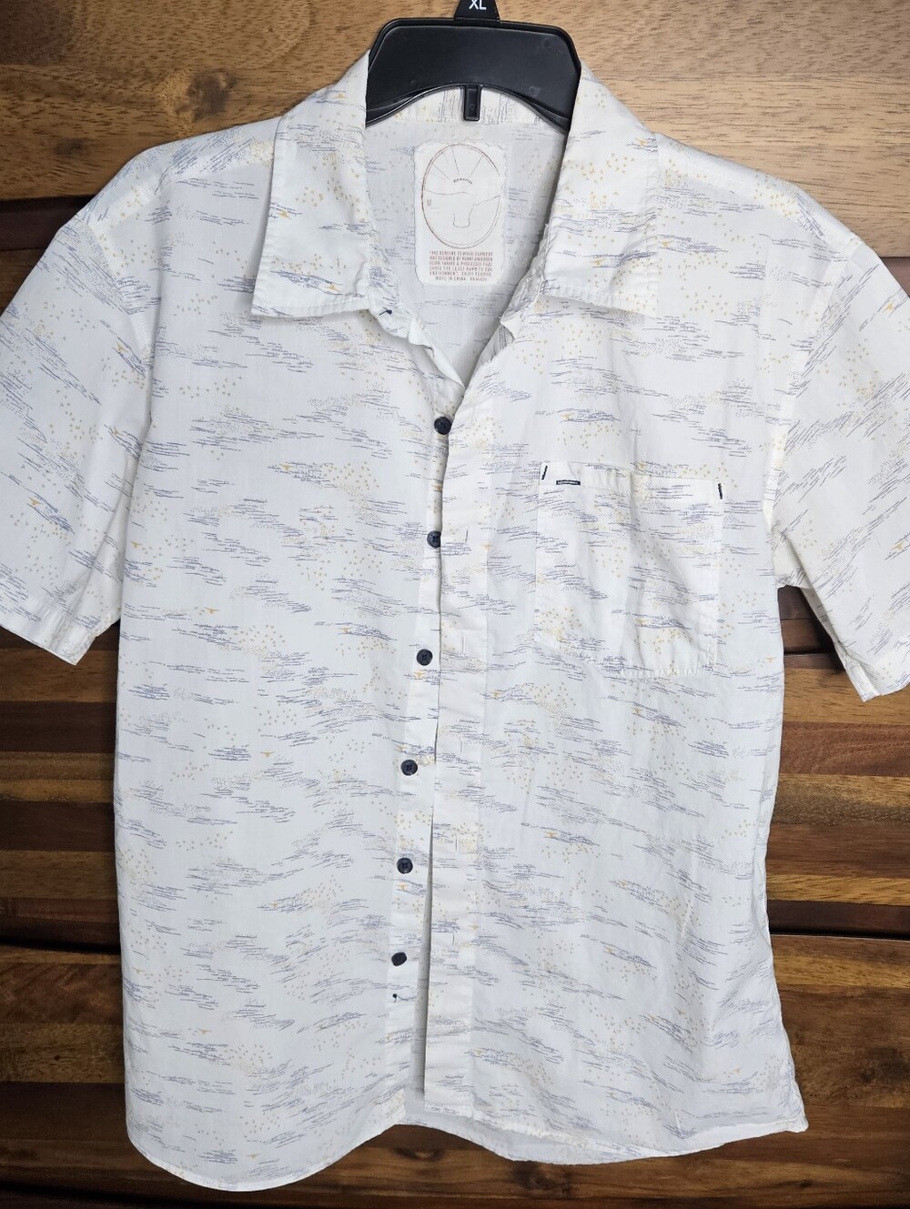 Elwood Relaxed Short Sleeve Button  Down Shirt Size M Cotton Bird nature print